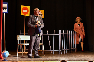 Заслуженный коллектив народного творчества РФ театр "Полином" открыл 46-й театральный сезон спектаклем "Земля Эльзы"